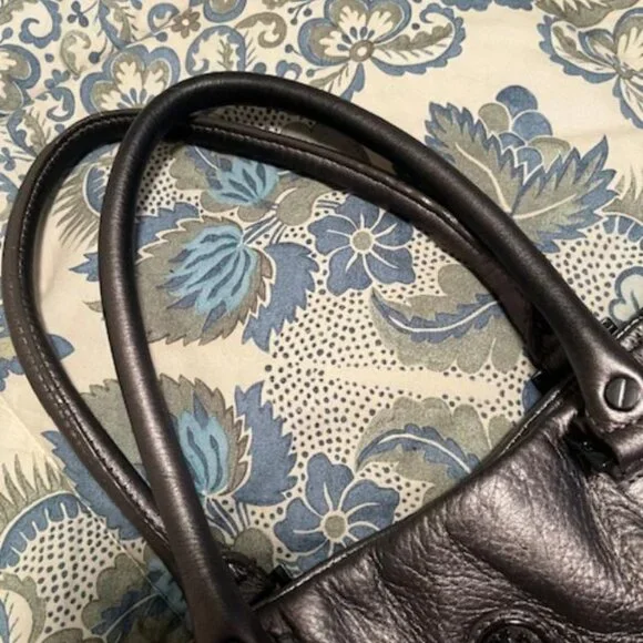 Tory Burch Metallic Grey Shoulder Bag Great Condition - Picture 9 of 9